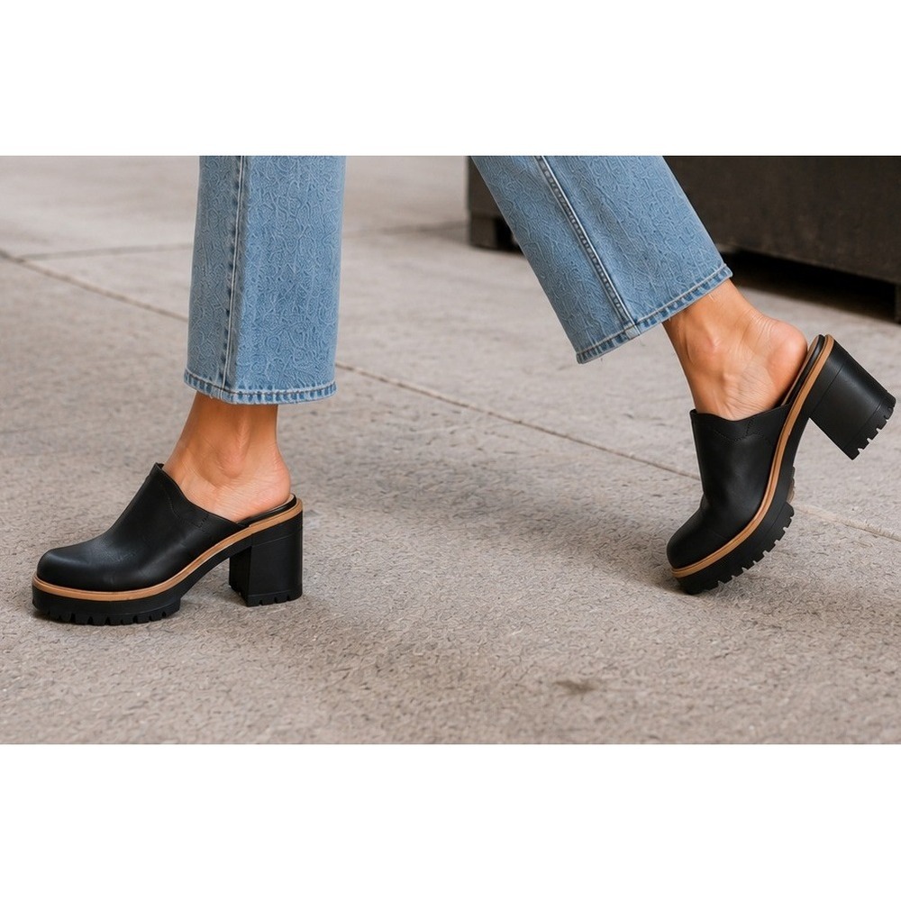Free People Black Leather Platform Mule Clog Lug Chunky Sole Block Heel Size 9‎